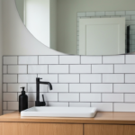 Robinetterie Noire Mate : La Tendance Salle de Bain qui Dure